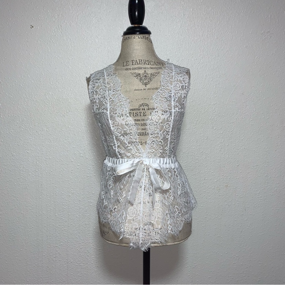 Frederick’s of Hollywood Martine Lace White Teddy